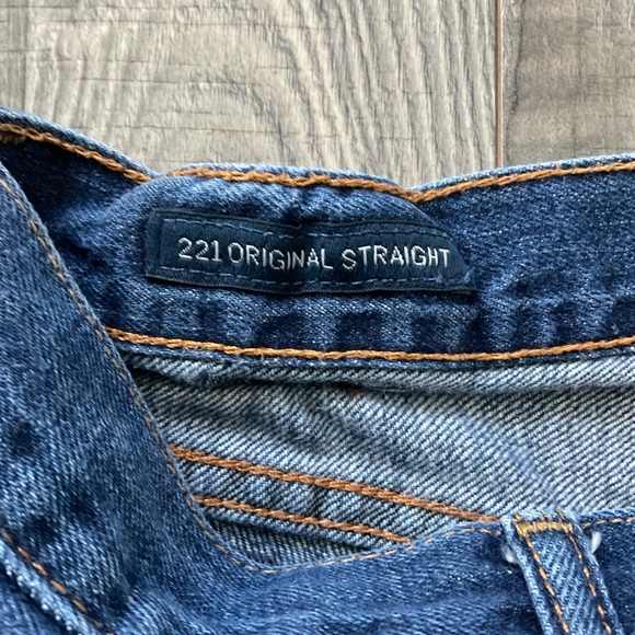 34x30 Lucky Brand 221 Original Straight Jeans
# 7MP1795
100% cotton
Blue - Picture 5 of 9